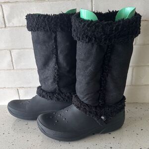 CROCS NADIA Black Rubber Sherpa Faux Fur Lined Pull On Boots Women’s Size 10 GUC